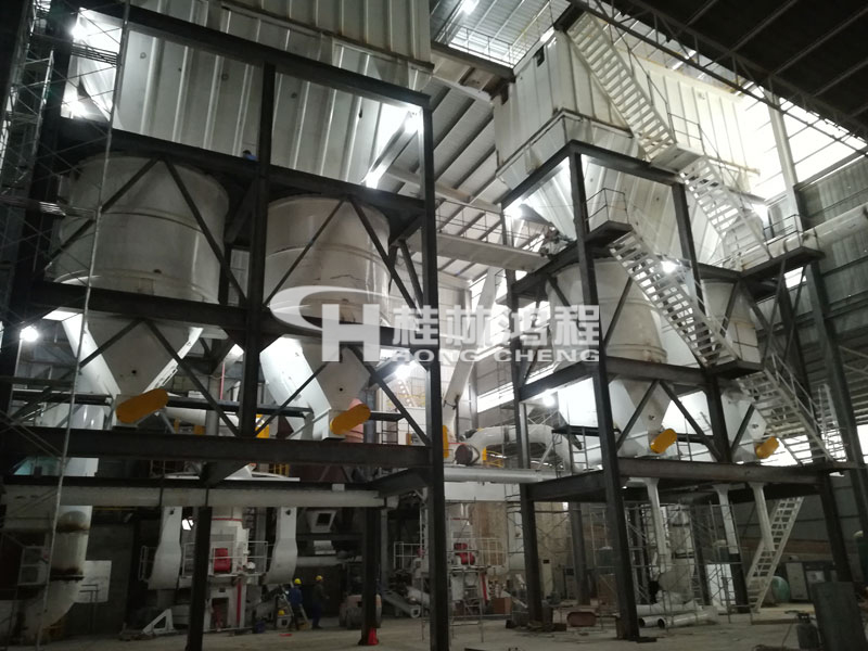 精制石英砂，超細磨粉機，石英砂磨粉機，超細立磨，超細立式磨粉機，磨粉機械，磨粉設備，桂林鴻程