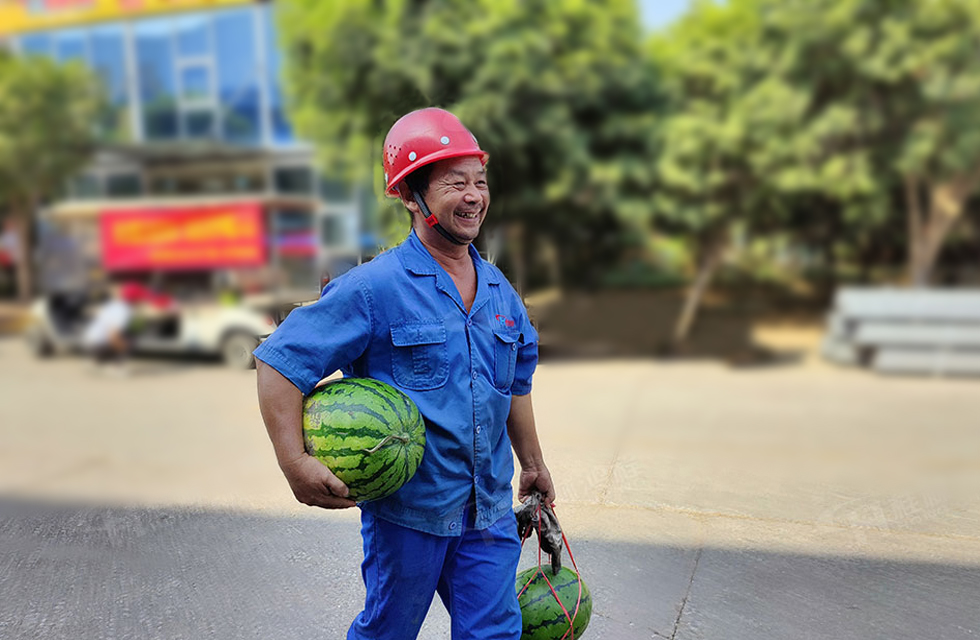 夏日送清涼，溫情暖人心！桂林鴻程工會開展“夏日送清涼”慰問活動